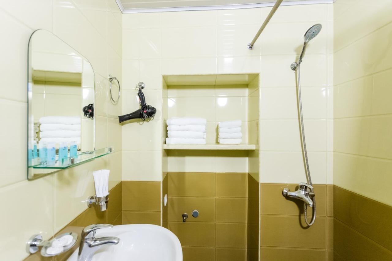 Rustaveli Two Bedroom Apartment With 5 Star Location Tbilisi Exteriör bild