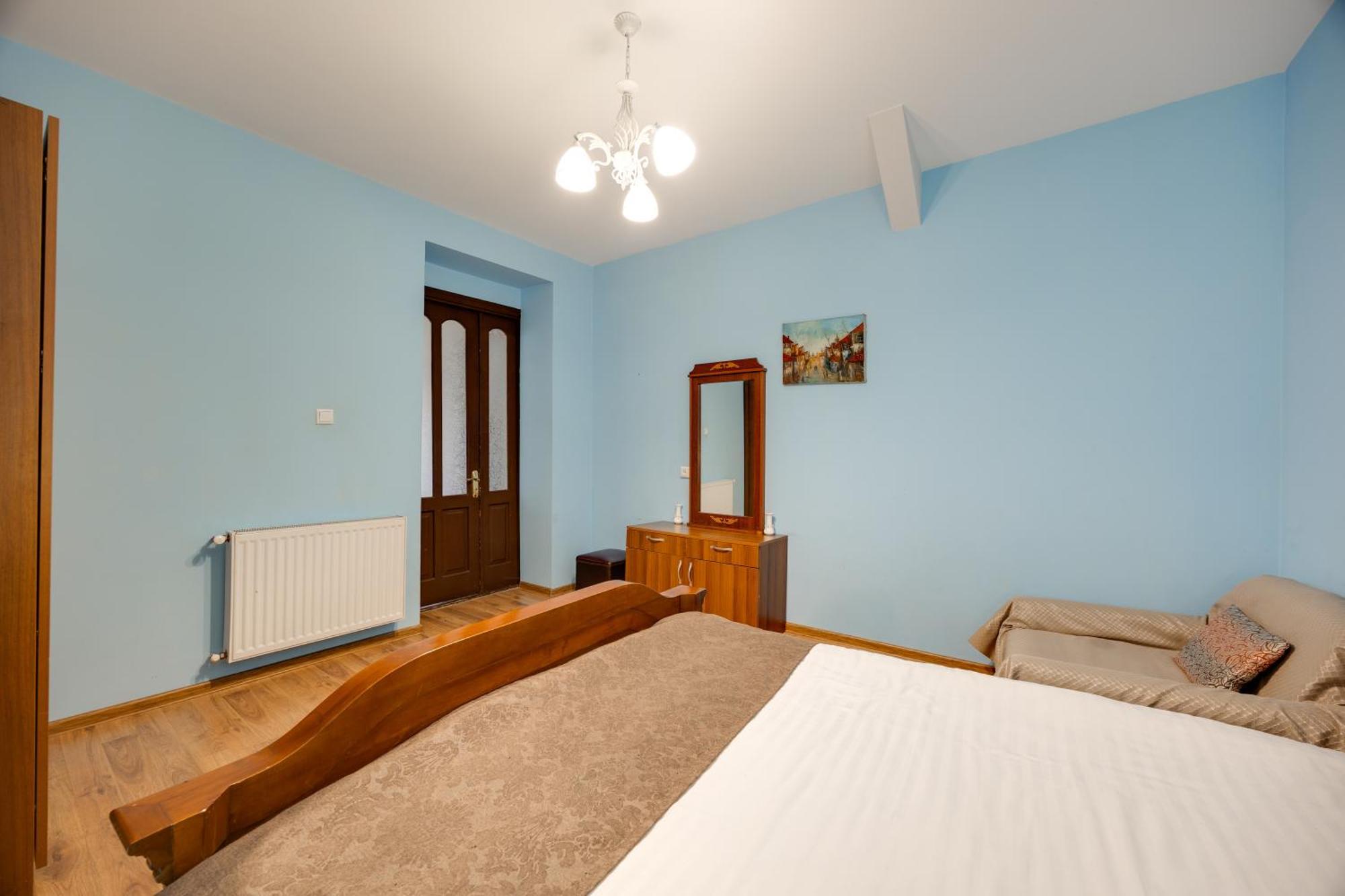 Rustaveli Two Bedroom Apartment With 5 Star Location Tbilisi Exteriör bild