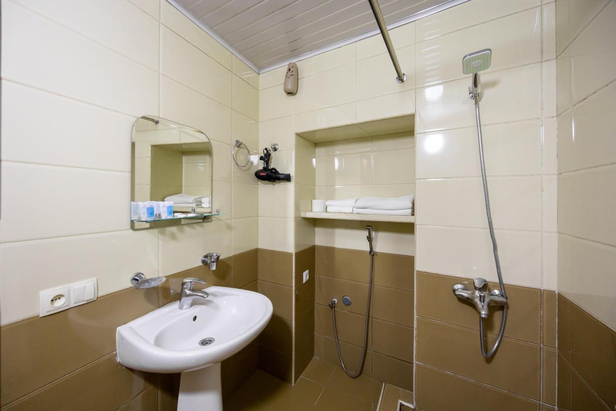 Rustaveli Two Bedroom Apartment With 5 Star Location Tbilisi Exteriör bild